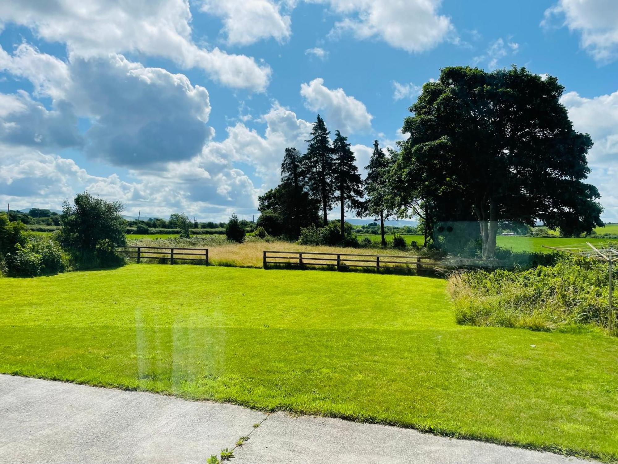 Cutteen Cottage Tulla Buitenkant foto